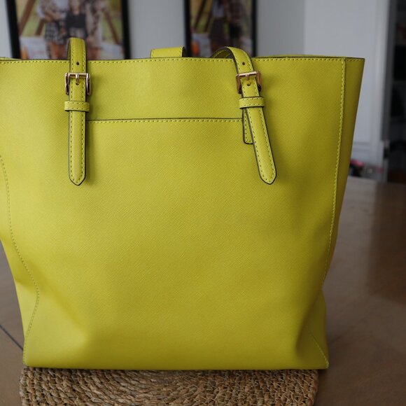 Michael Kors Apple green Jet Set Tote - Picture 2 of 10